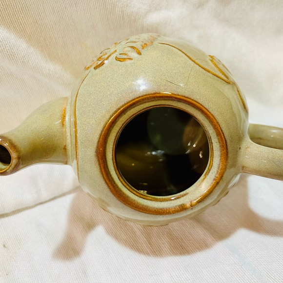 Small teapot and cup stackable combo set. Can steep a single cuppa tea & reserve - Picture 6 of 11